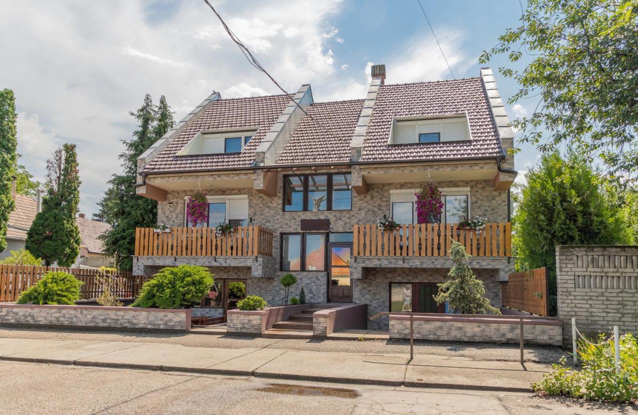 Fortuna Vendeghaz Kiskunhalas Buitenkant foto
