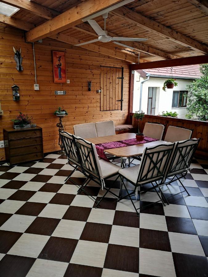Fortuna Vendeghaz Kiskunhalas Buitenkant foto