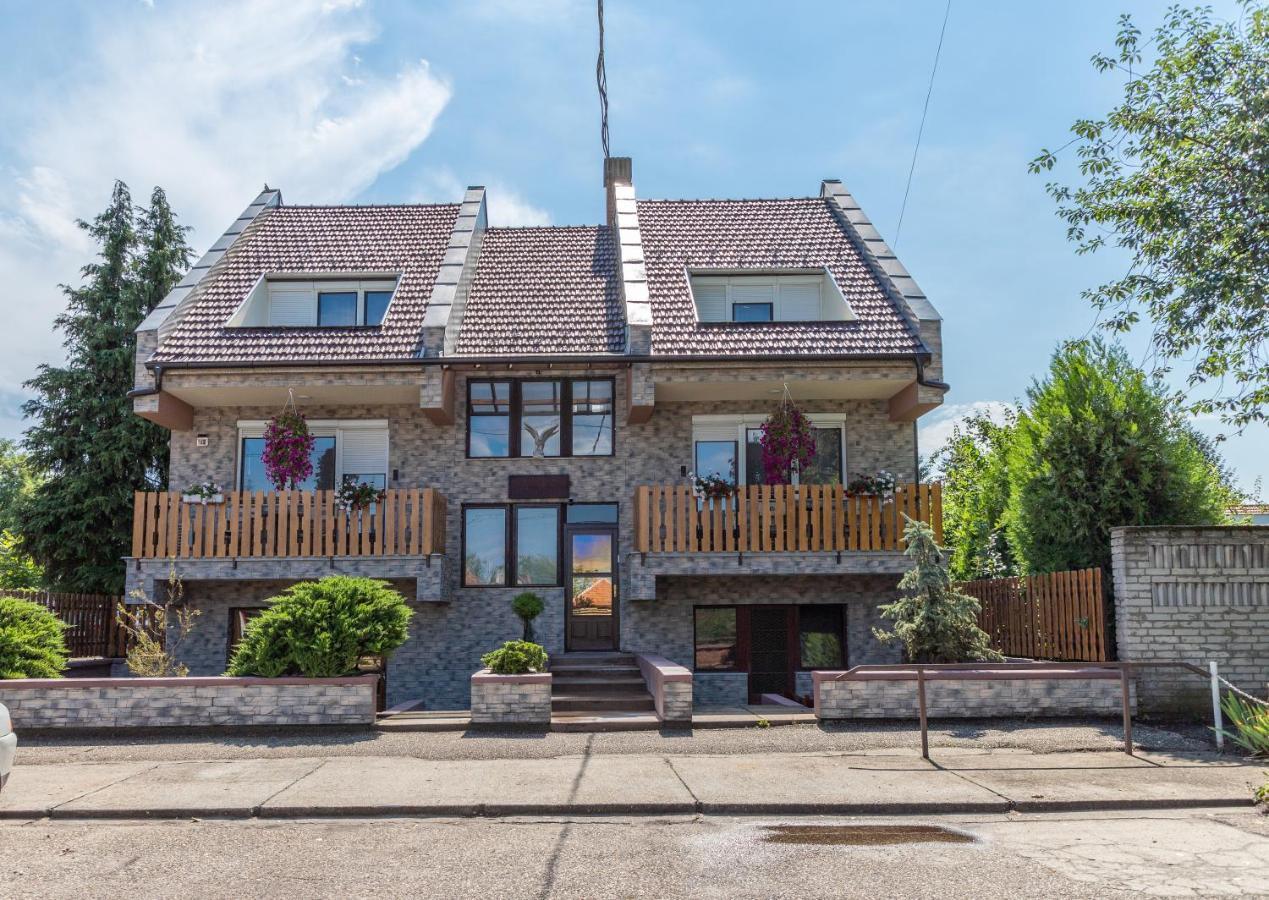 Fortuna Vendeghaz Kiskunhalas Buitenkant foto